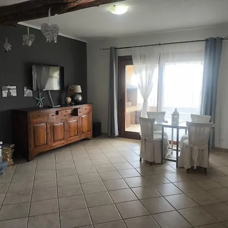 Apartment Casa Zephyr By La Via Del Mare Viaggi E Vacanze